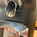 Mahlkönig E64 WS Schwarz - unbenutzte Retoure - Kratzer vorne im Kunststoff bei Auswurfnase